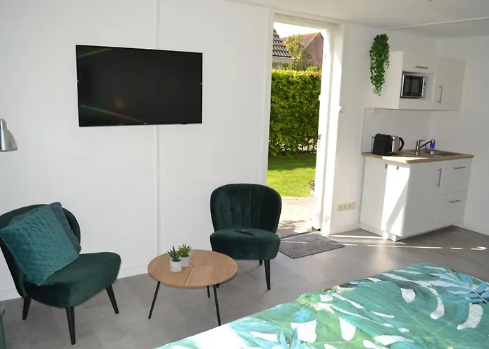 38 * Зандфорт