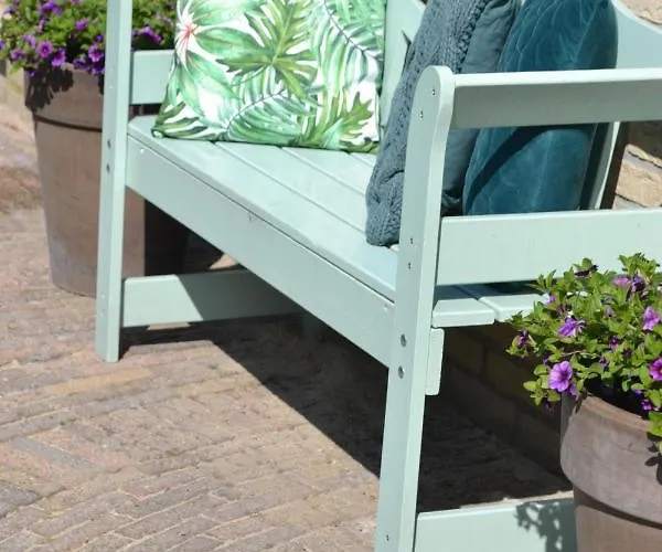 38 * Зандфорт